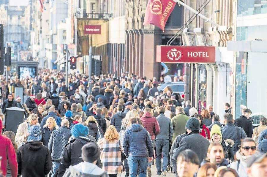 Capital leads UK high street retail footfall in the sunshine
