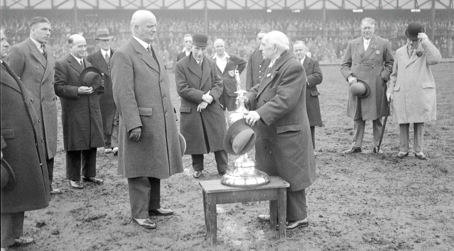 Champions Sunderland celebrate league title – with Magpie manager