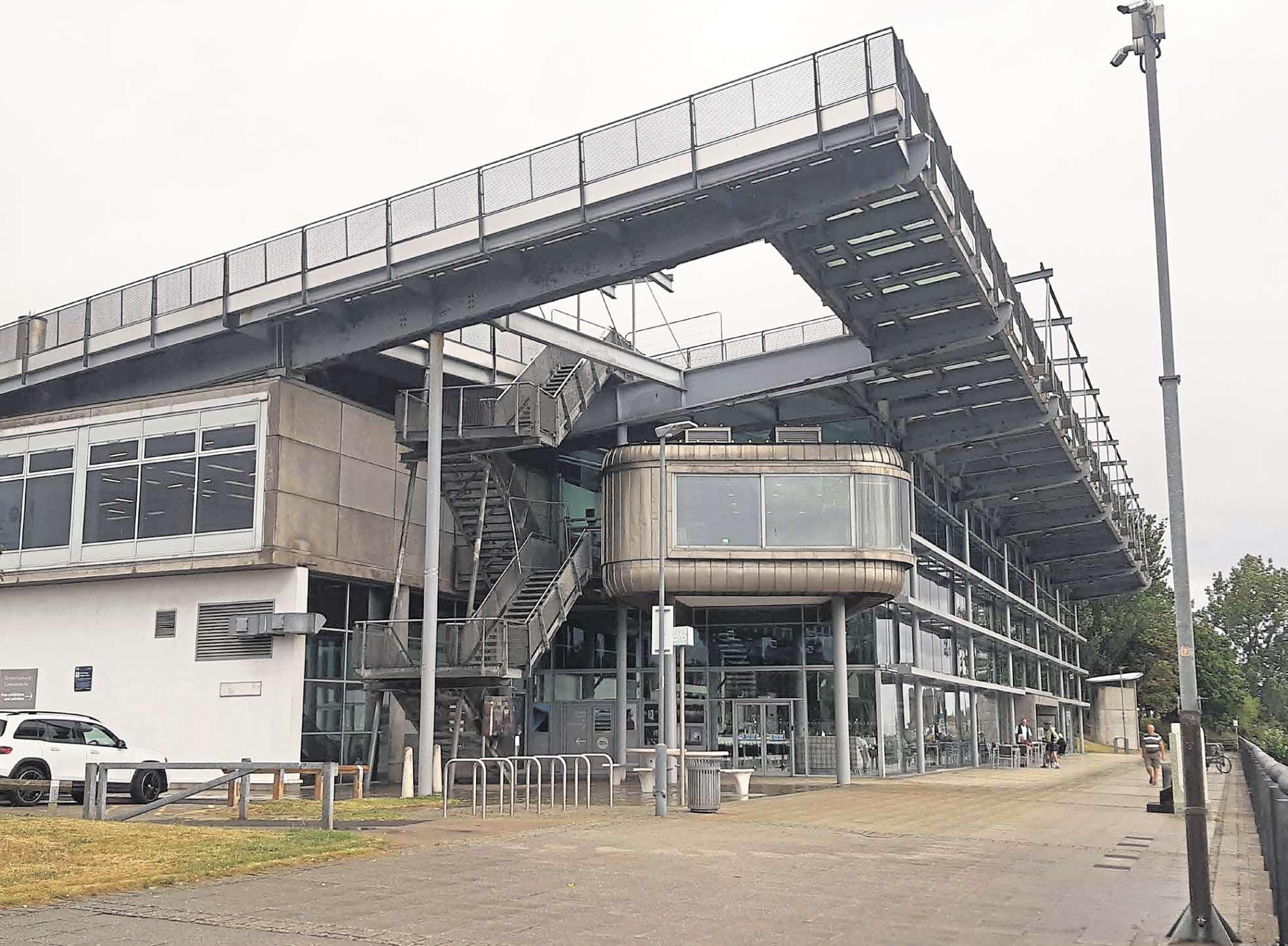 Glass Centre 'open meeting' agreed after councillor's resignation threat