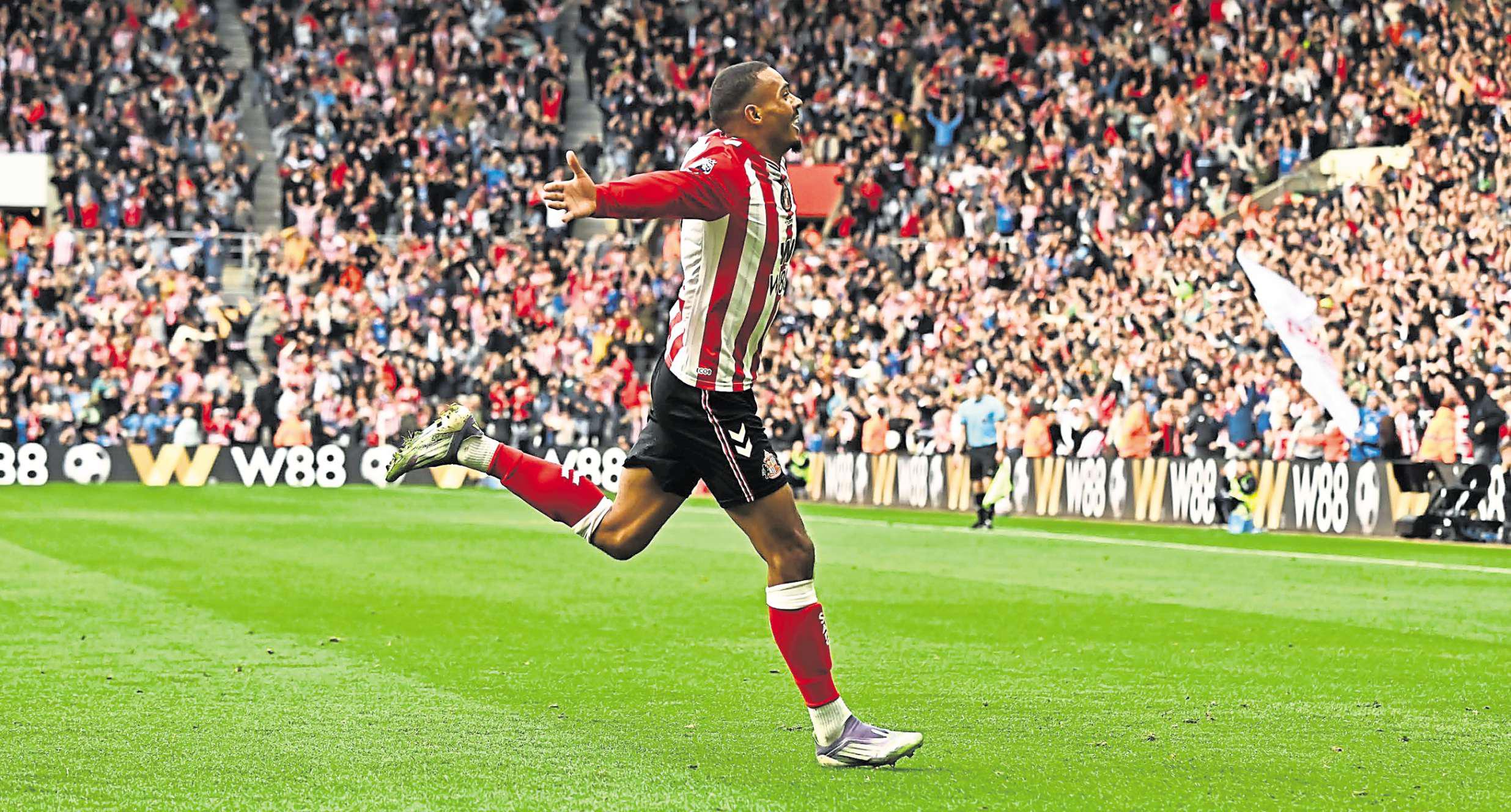 Shad has transformed Sunderland training intensity, says striker Isidor
