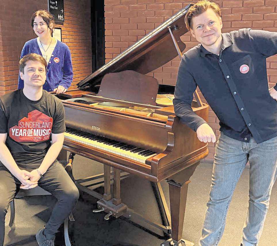 Pianists hope to hit right notes for a world record