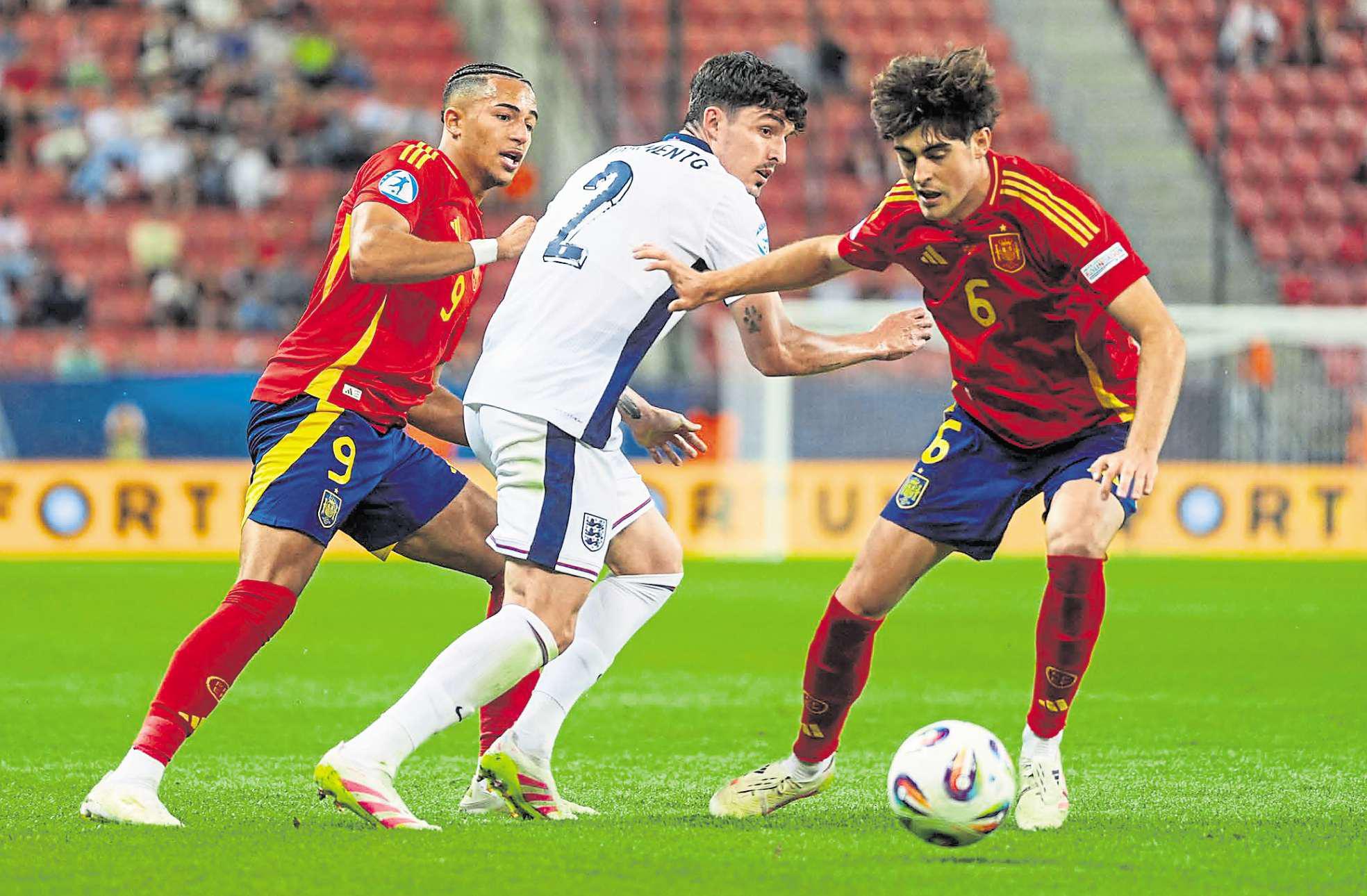 Leeds stand firm on £8.5m-plus fee for Joseph as Betis look elsewhere
