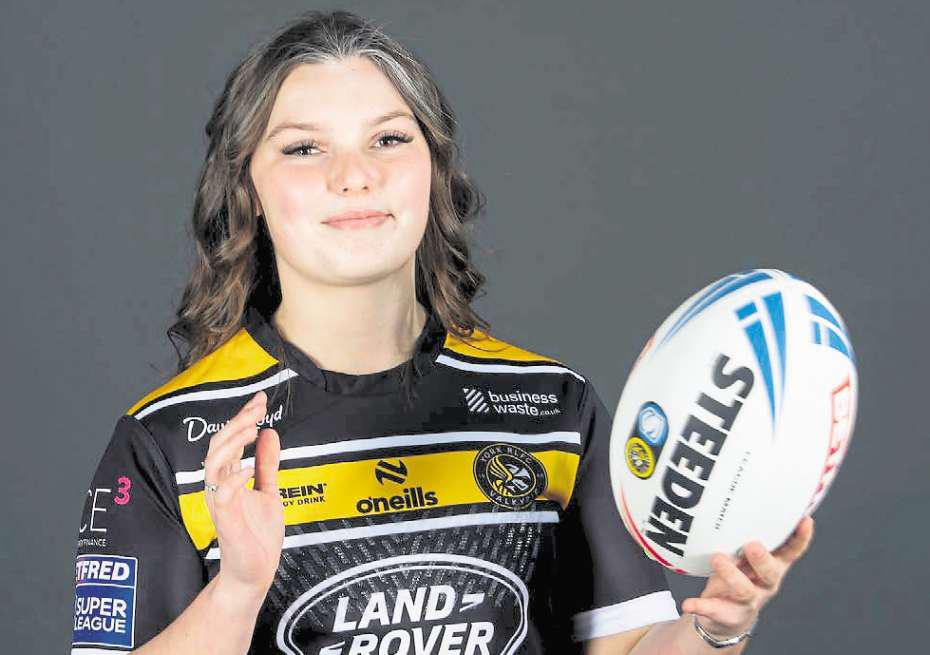 Sharp confirmed as last of the summer signings by Rhinos
