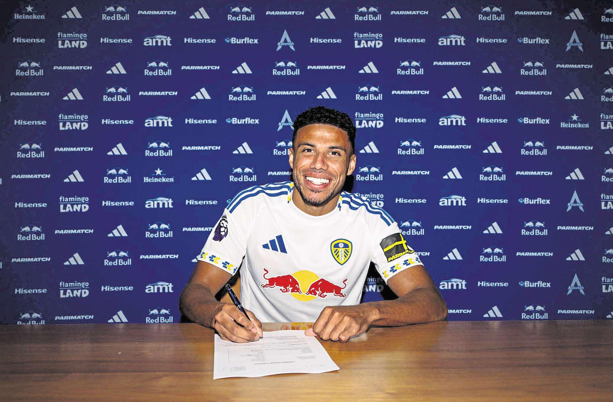 Justin joins Leeds from Foxes after signing four-year deal