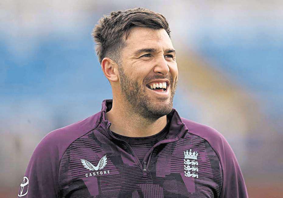 Overton rules himself out of contention for the Ashes tour