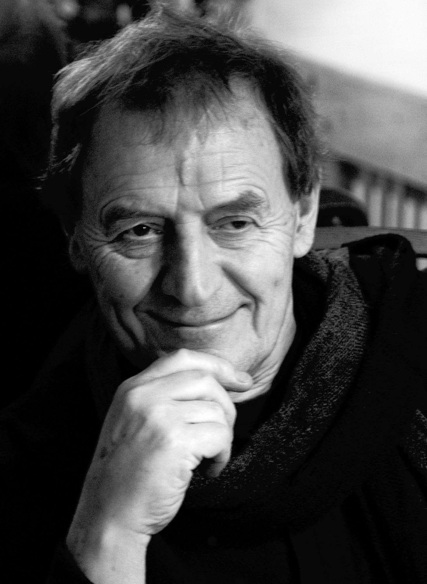 Tributes to working class poet Tony, whose work reflected his roots