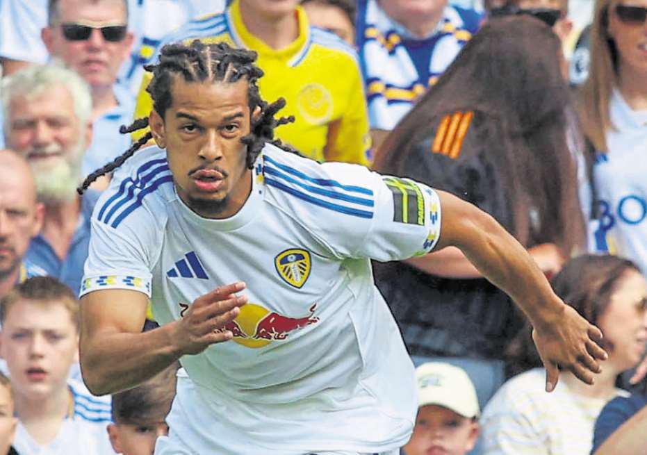 On-loan Leeds defender pulls out of Swiss camp with injury