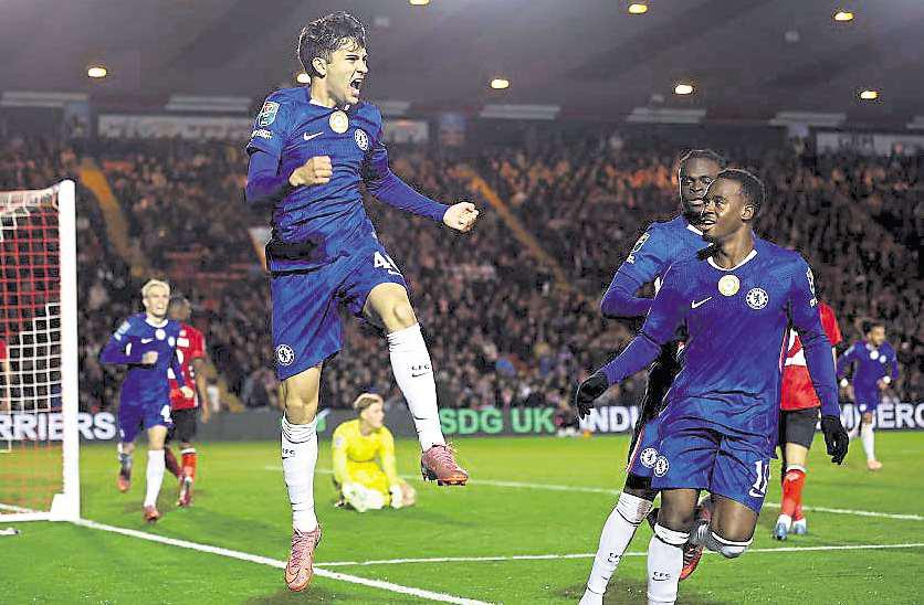 Player's move after rejecting Leeds branded 'one of worst of summer'