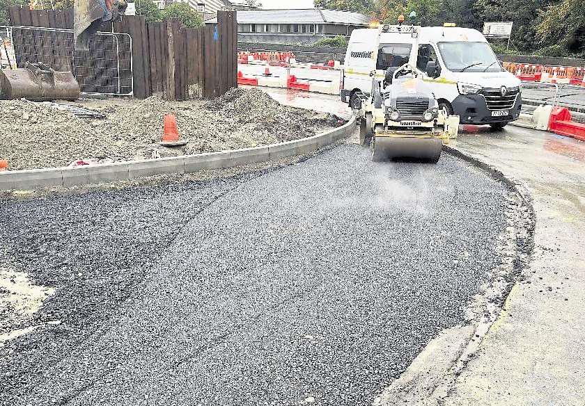More delays are on the way at Lawnswood roundabout