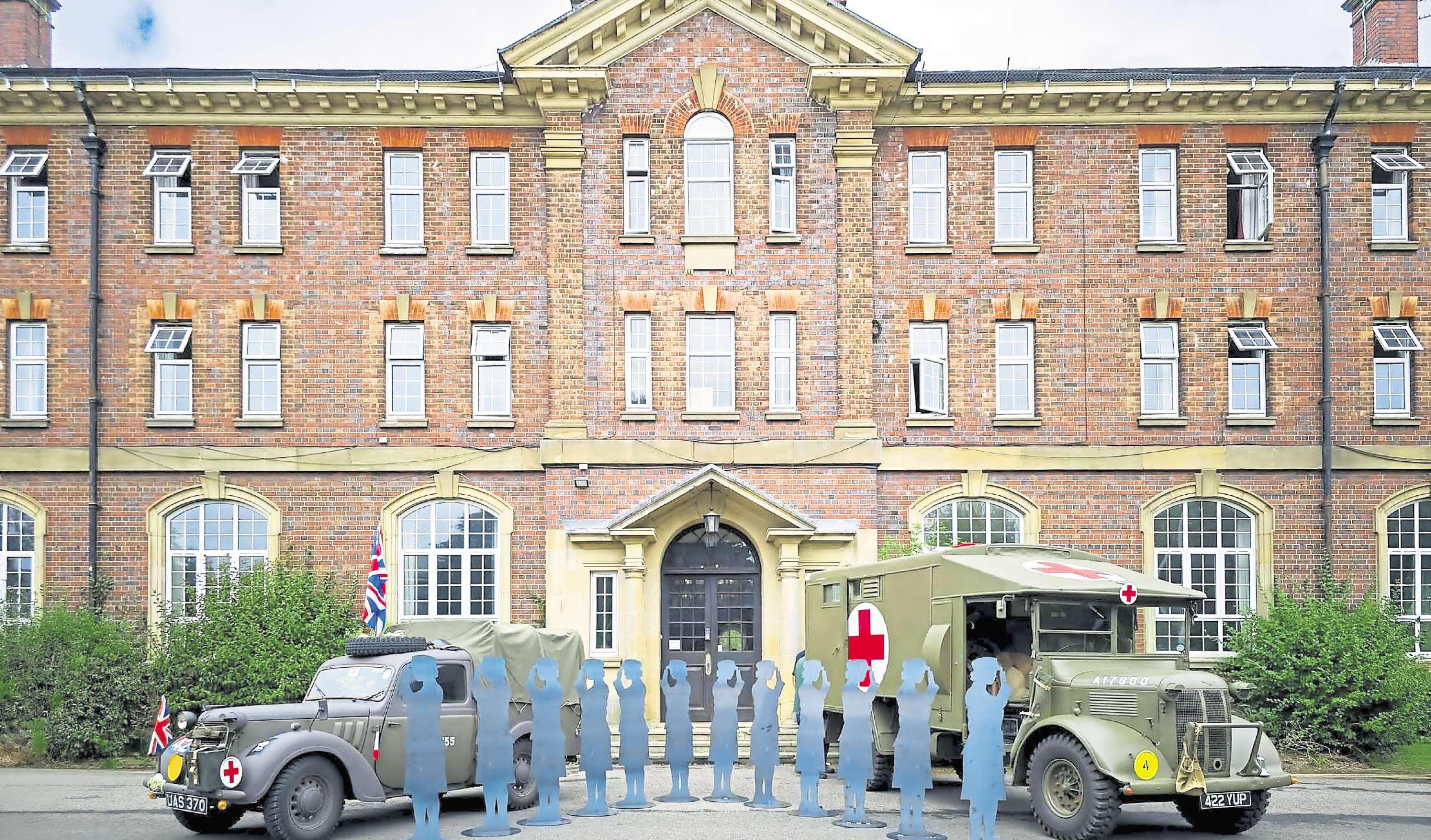 Leeds student plays part in 2025 Elizabeth steel soldier stands