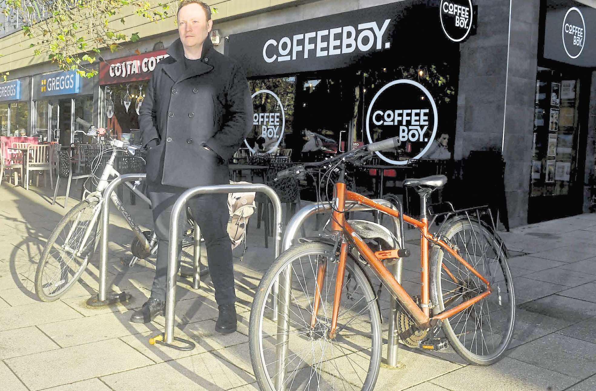 Alex went 'full baboon' to prevent balaclava crew stealing e-bike