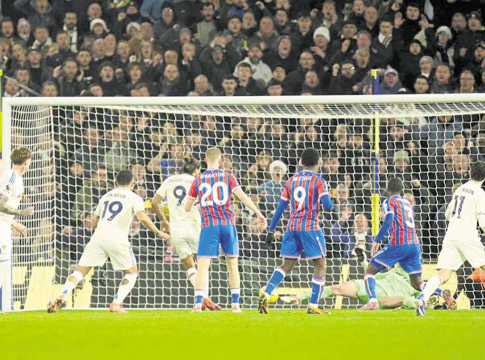 Goals stack up for four-star United at rocking Elland Road