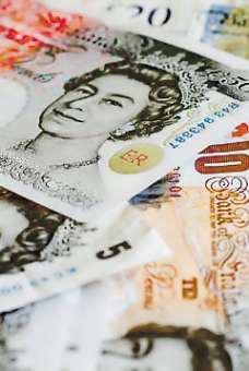 Savers putting more cash into pension annuities