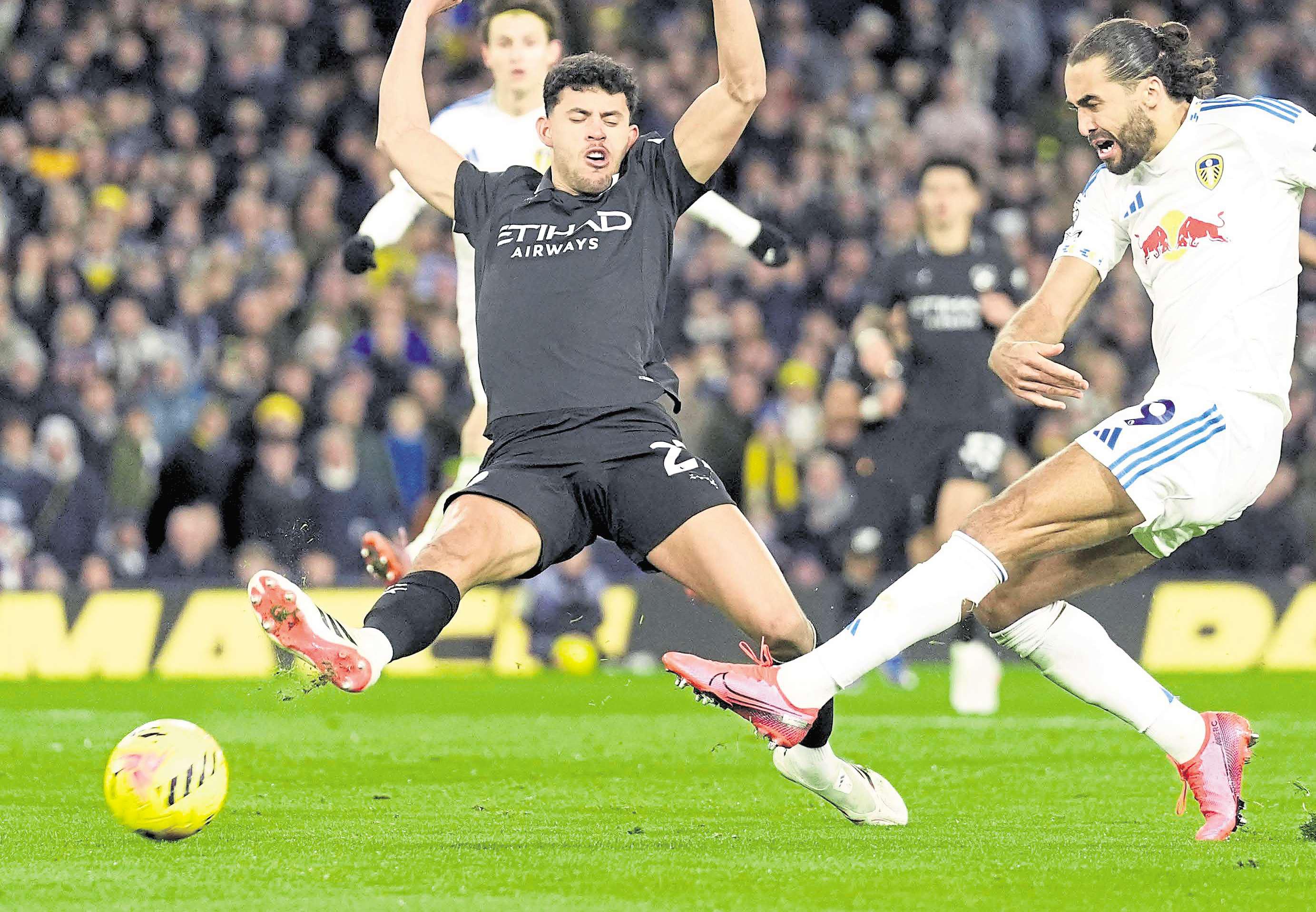 Title-chasing Citizens arrest Whites' unbeaten home run