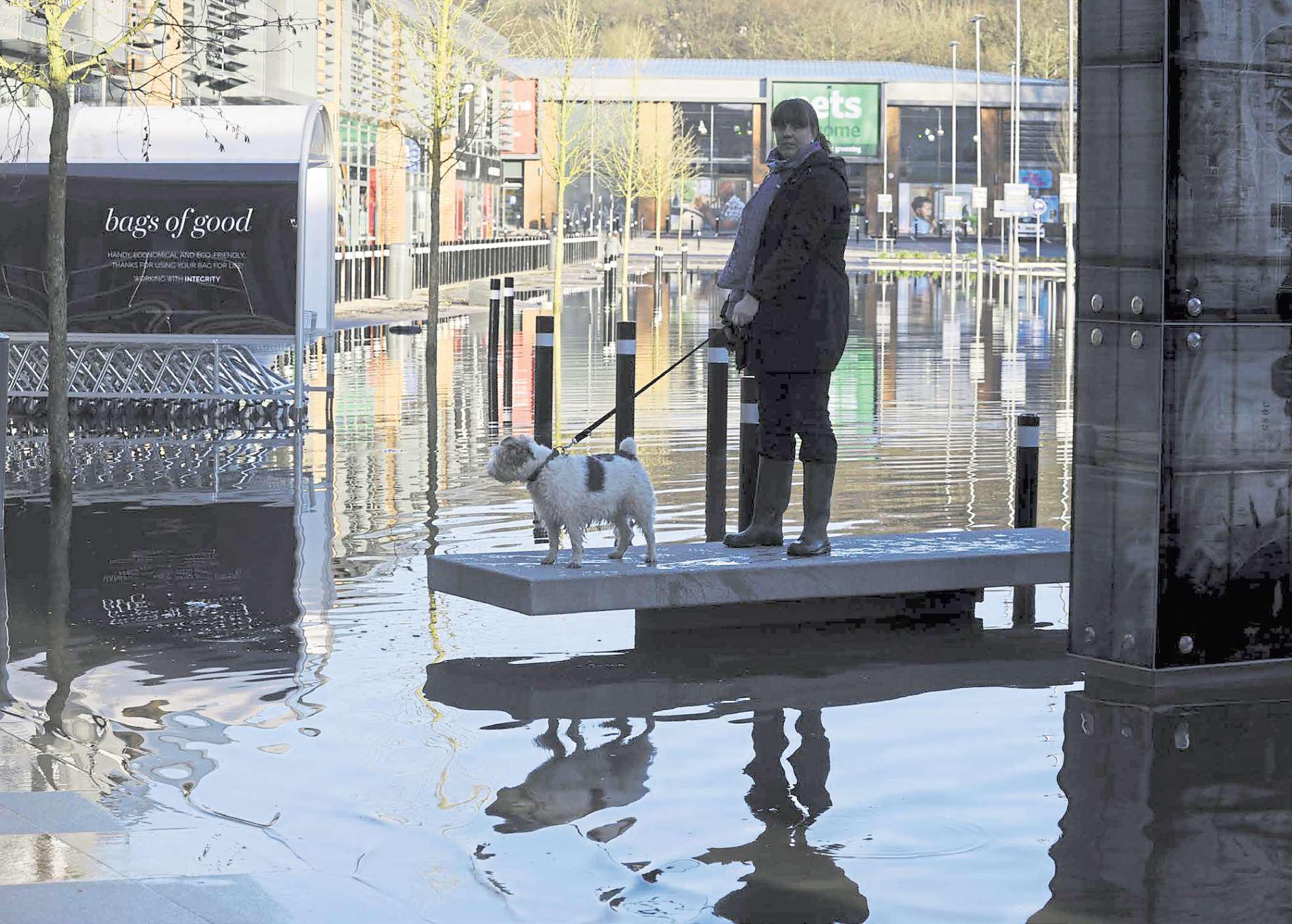 Hundreds of city homes now protected by flood defences