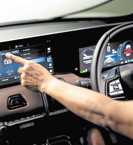 Drivers frustrated with in-car touchscreens
