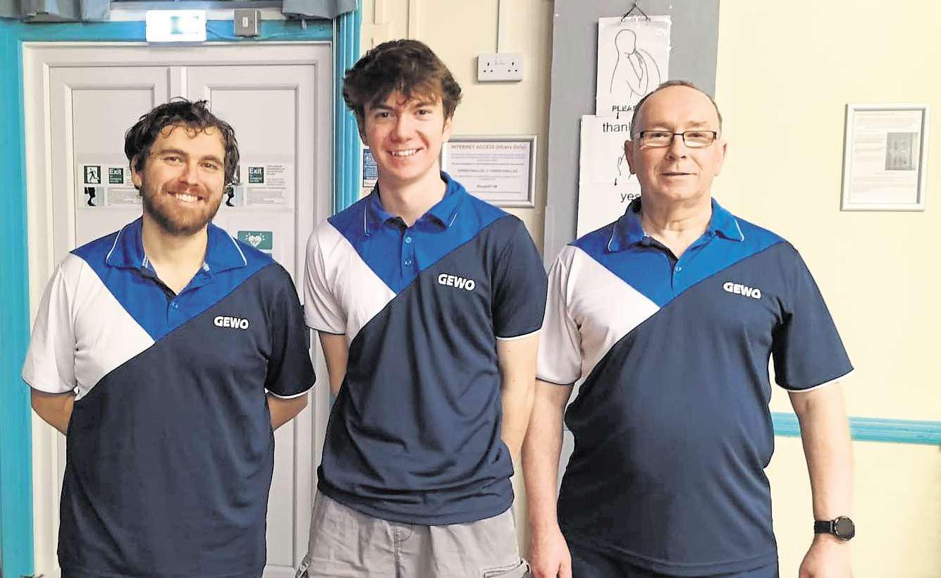 Valiant's flying start en route to derby bragging rights