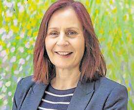 King honours two local heroes