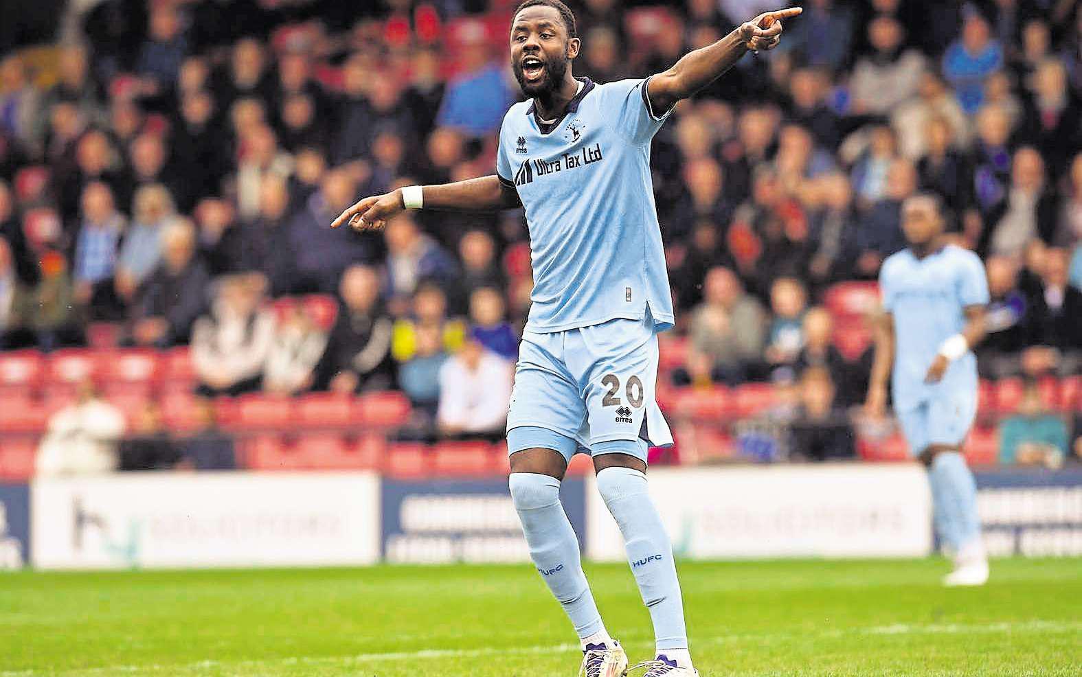 Striker Mani off to rivals