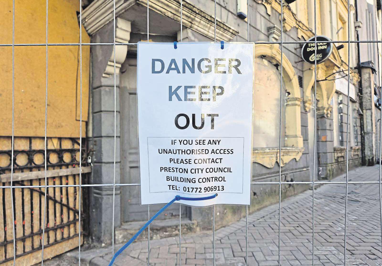 Historic pub faces demolition work due to collapse concern