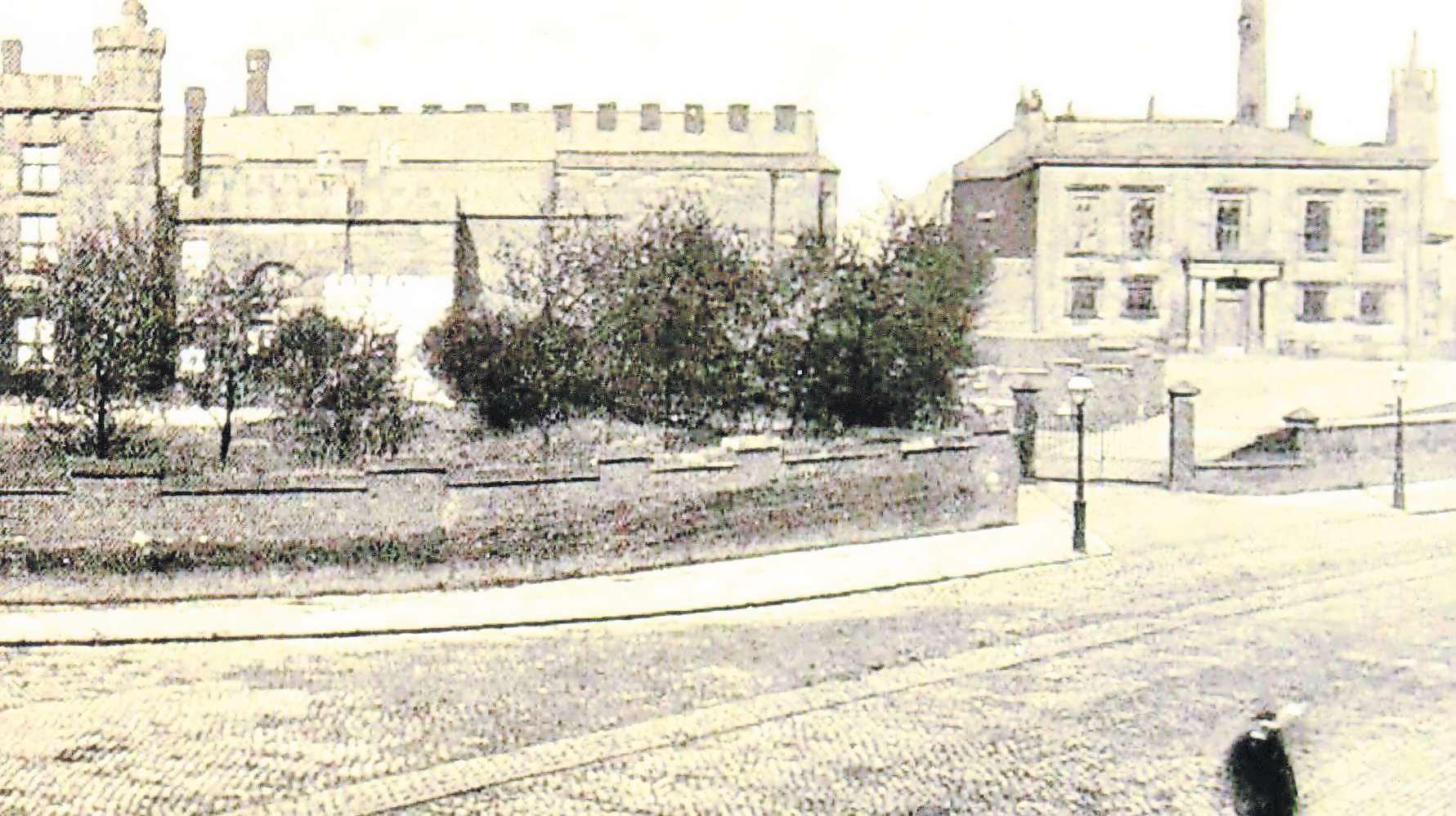 Teenagers are jailed for stealing boxes of raisins from grocery yard