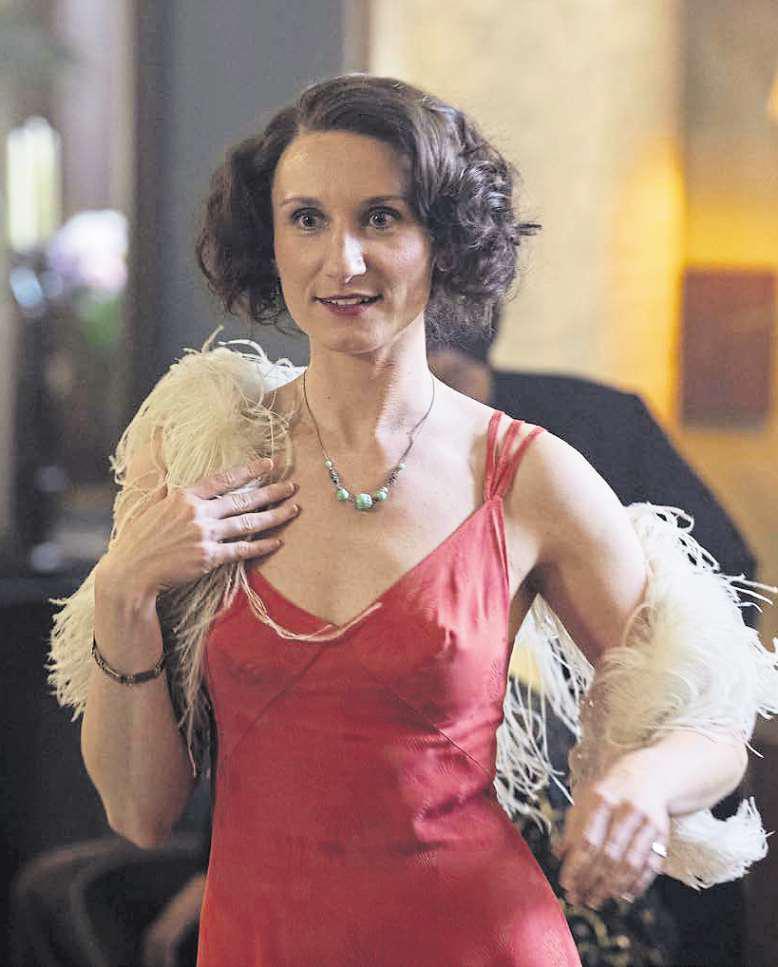 It's Outrageous - James Purefoy plays dad to Mitford girls