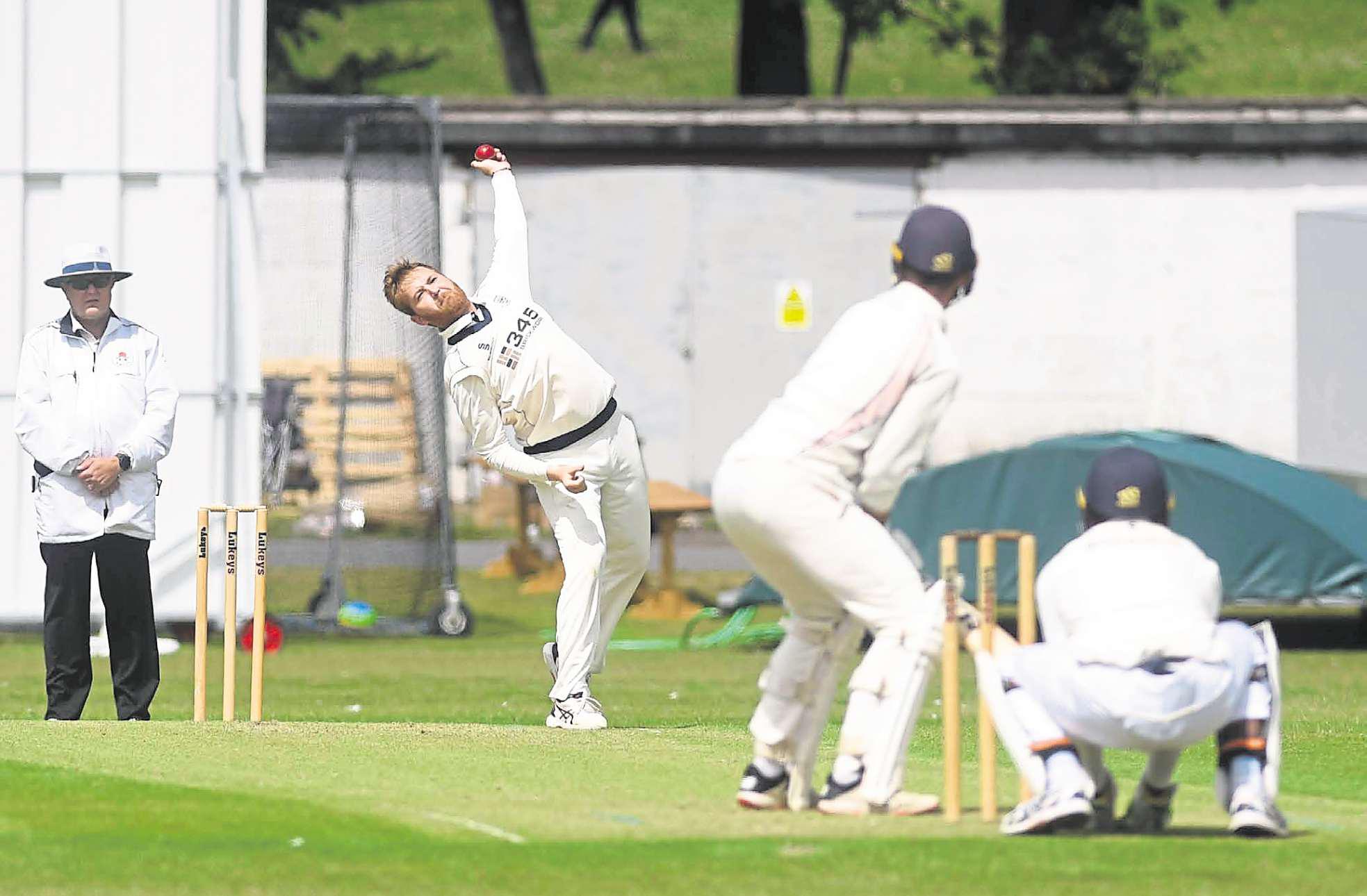 Dominant Riversiders make it three victories on the spin