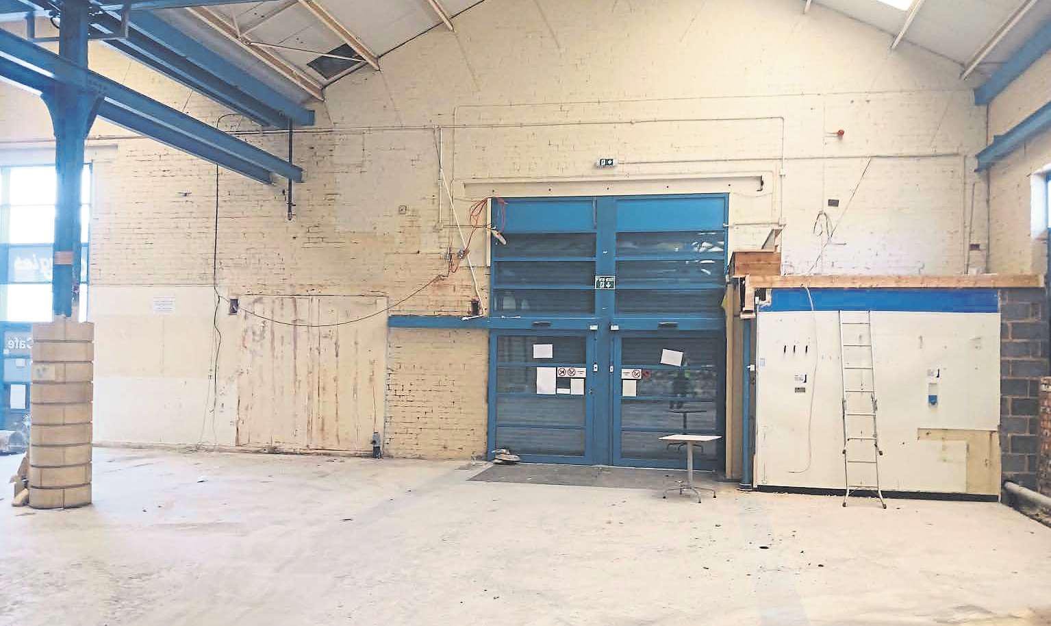 Re-opening of revamped market delayed by one year