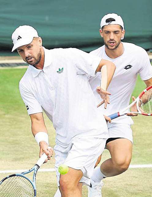 Glasspool and Cash on the brink of SW19 glory