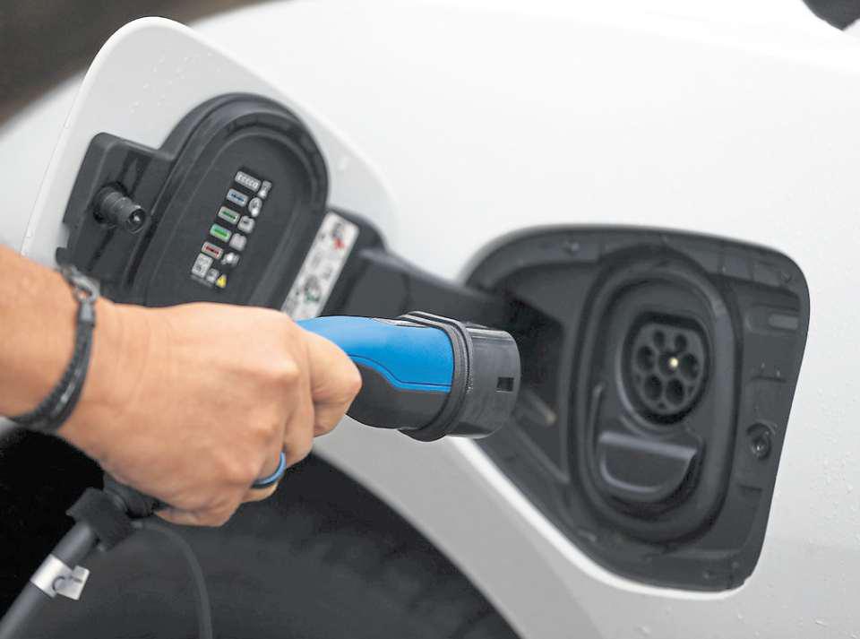 Grants for new electric cars reintroduced in new policy