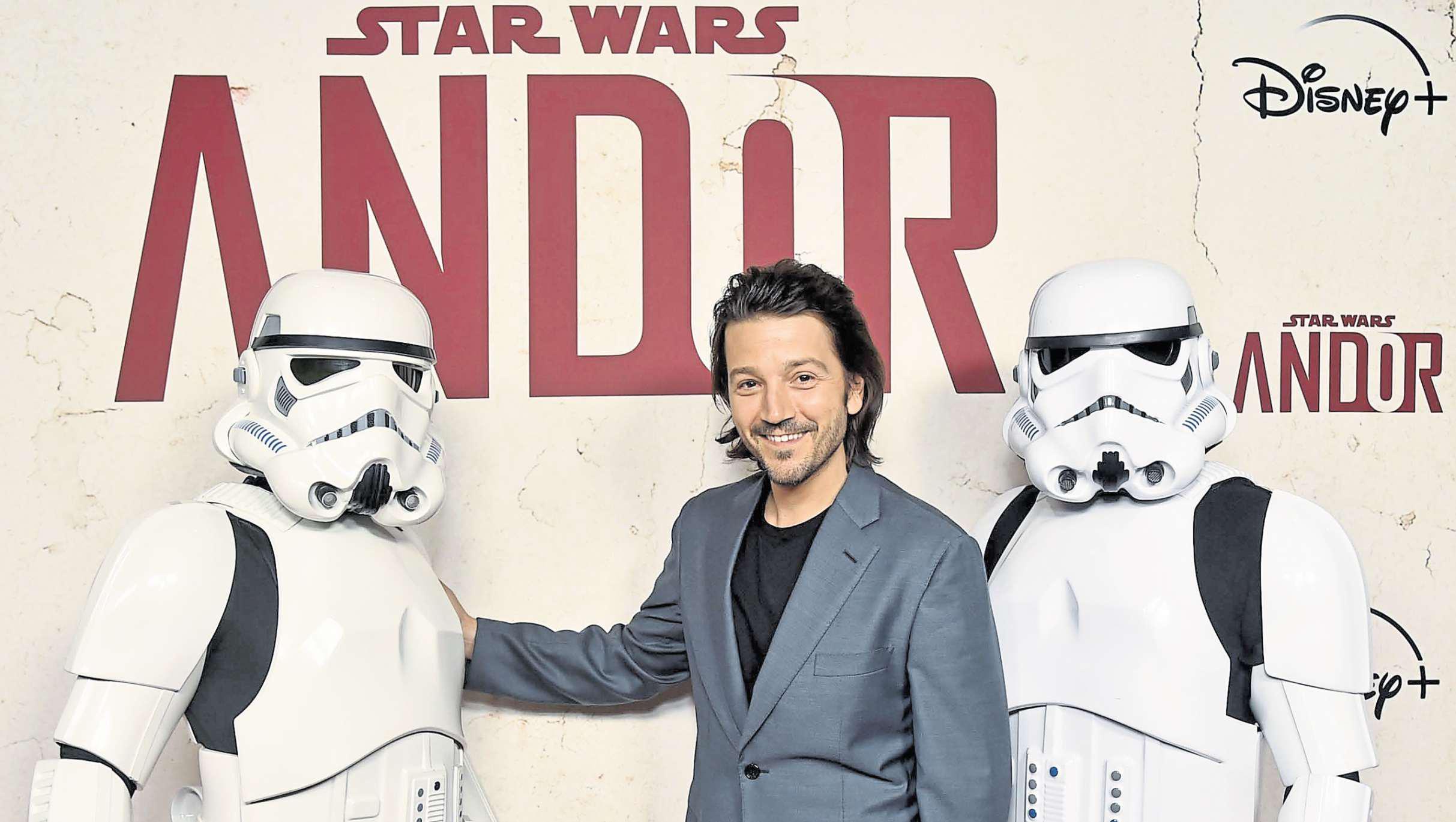 Join the rebel army aiming to overthrow the Galactic Empire