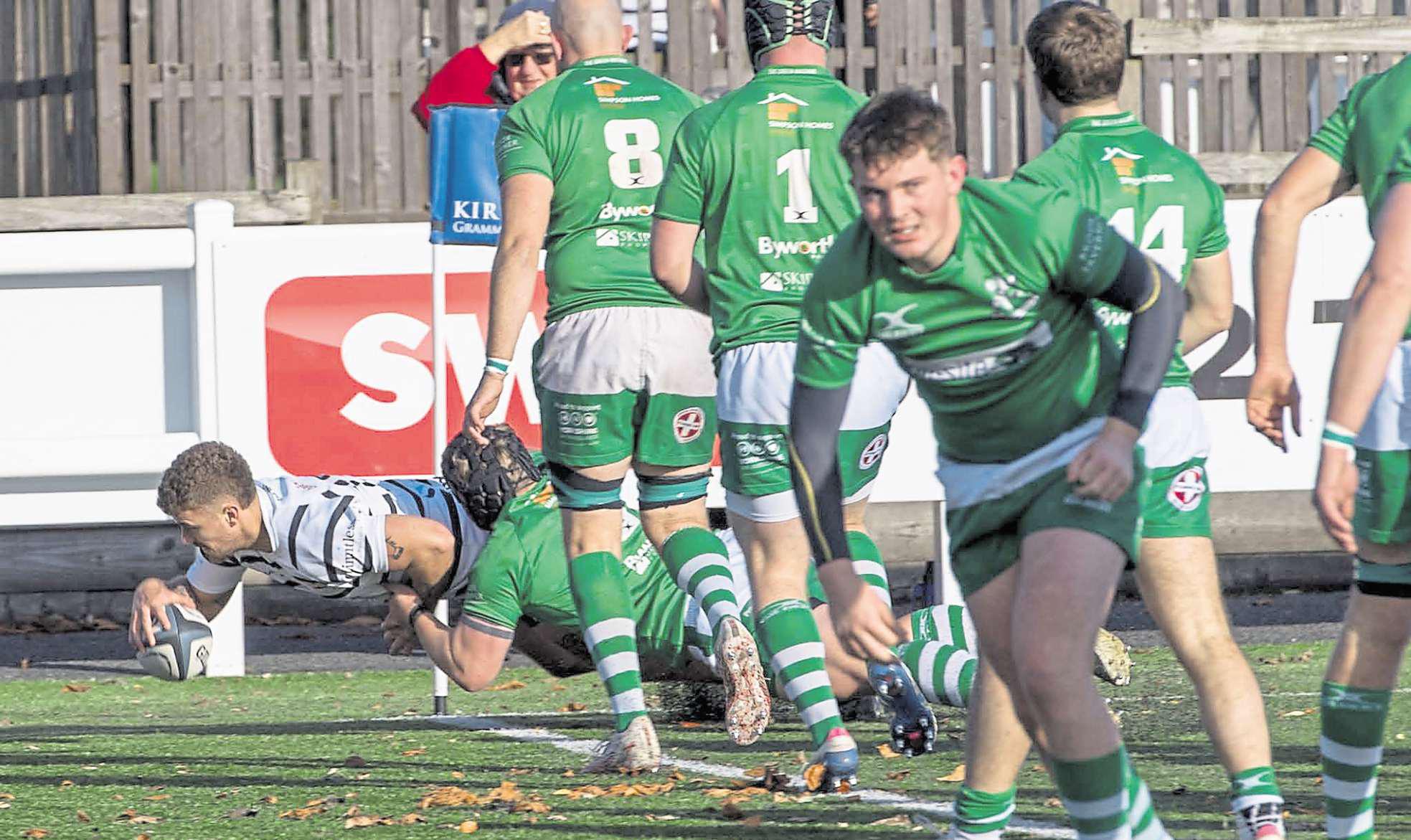 Hoppers edge another try fest as Dan's delighted with attack