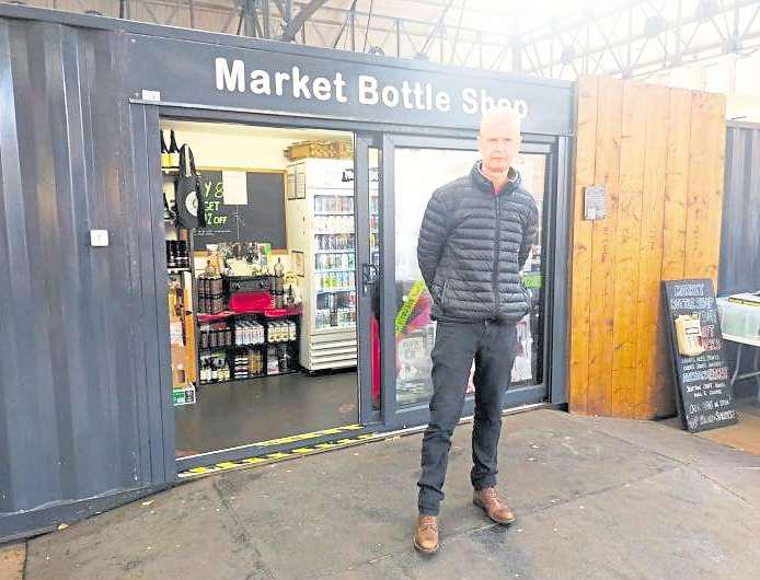 'The atmosphere here is terrible': Traders unite over 'toxic market', temporary fences and want action