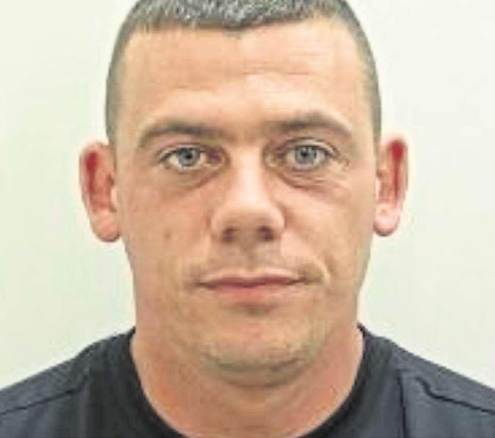 Stalker is jailed after breaching restraining order
