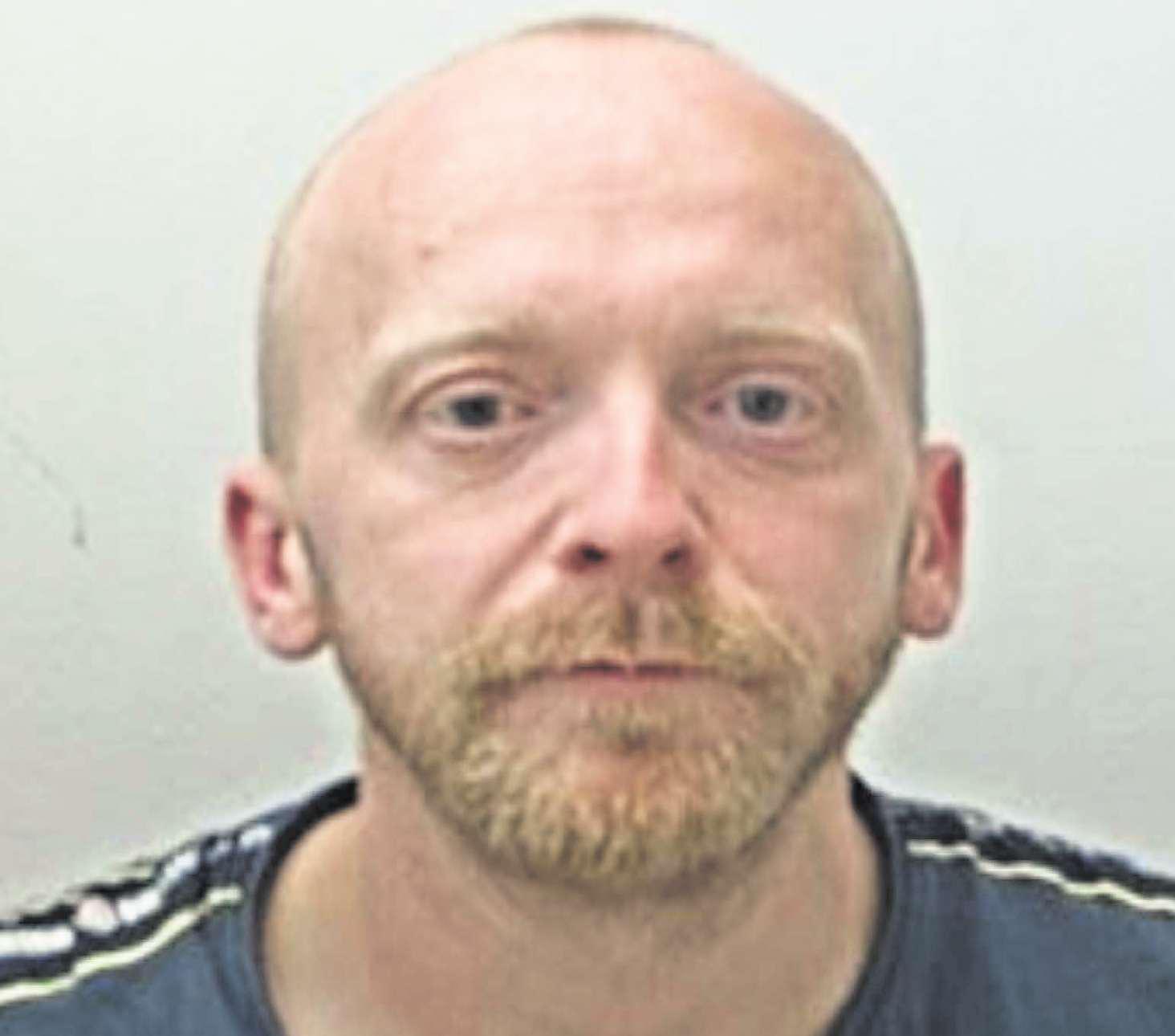 Row over chicken wings at pub ended in veteran's death