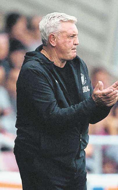 Bruce calls for unity as defeat piles on pressure