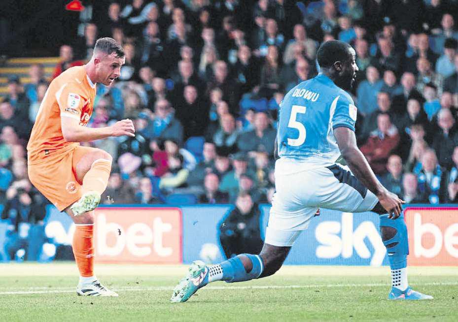 Striker hamstrung by injury as defender suffers arm problem