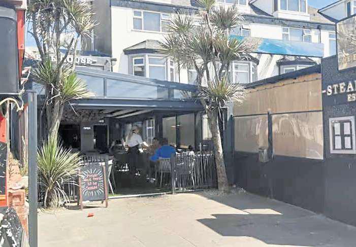 Restaurant launches new bid to keep 'piecemeal' extension