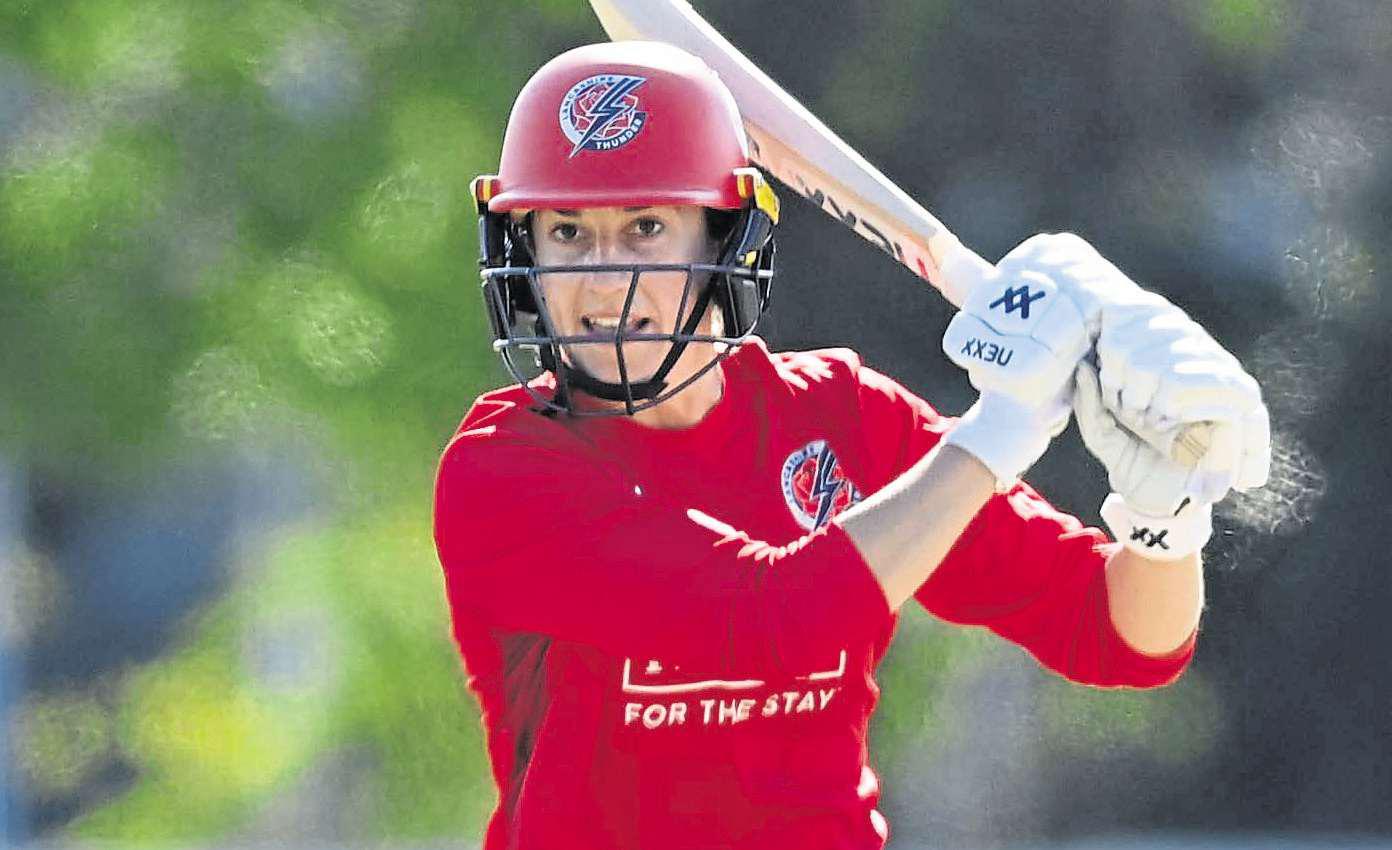 Fi’s super show helps to keep Lancs’ hopes alive