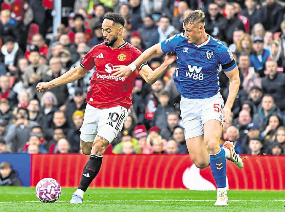 Lacklustre start by Cats hands United a much-needed victory