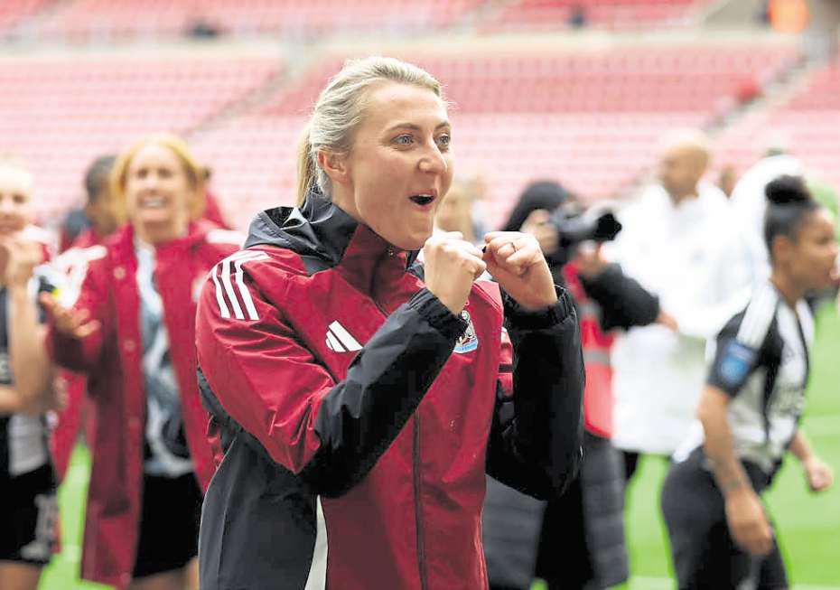 Women manager Langley parts company with United