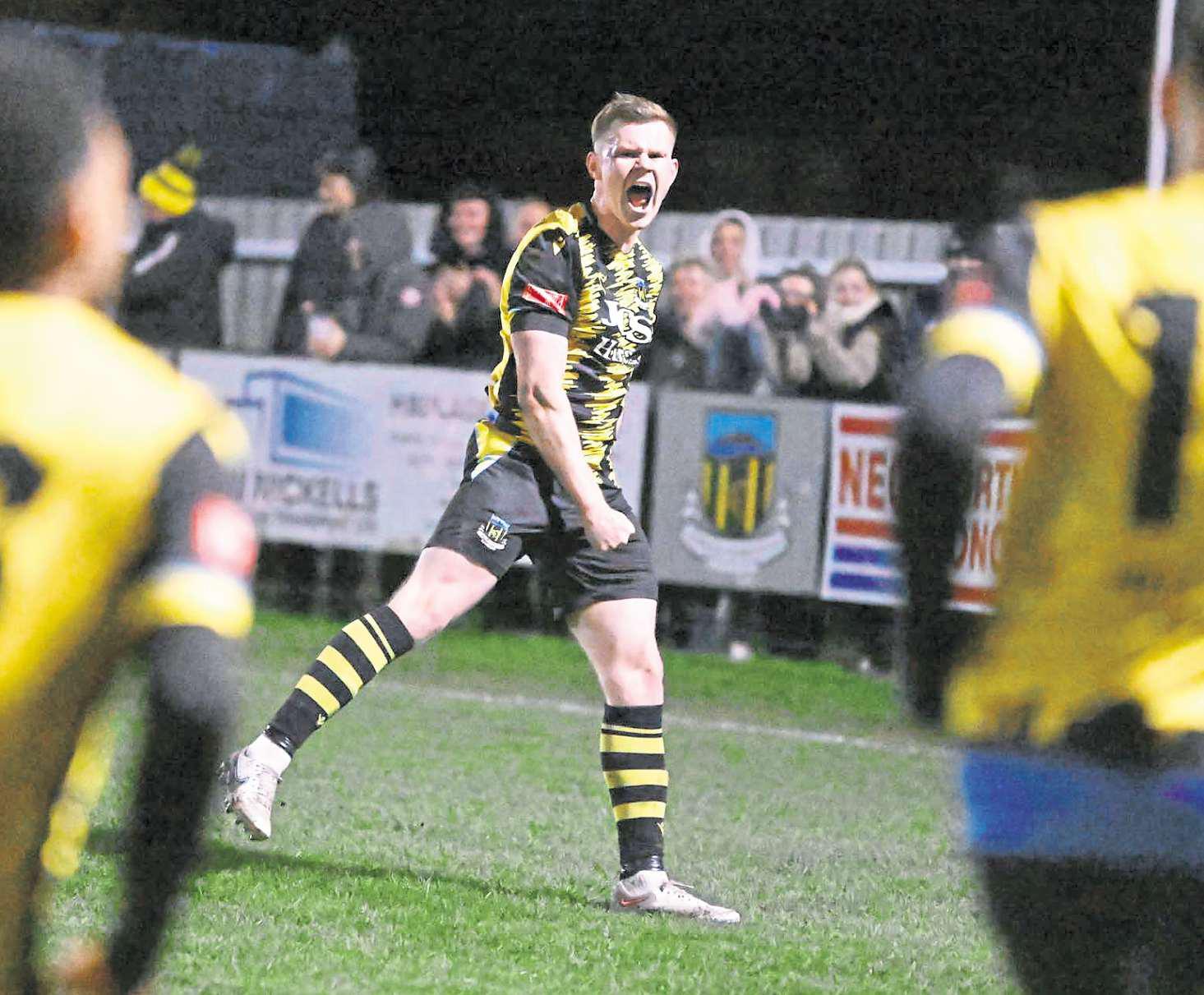 Heywood hands Hebburn late winner over the Highwaymen