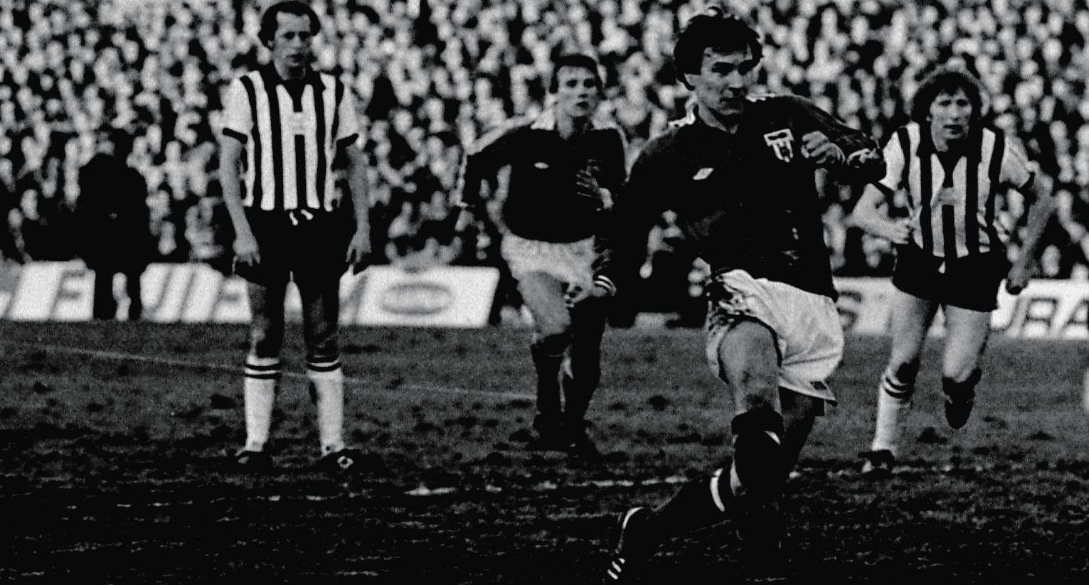 Sunderland legend Gary Rowell deserved loudest of Roker Roars