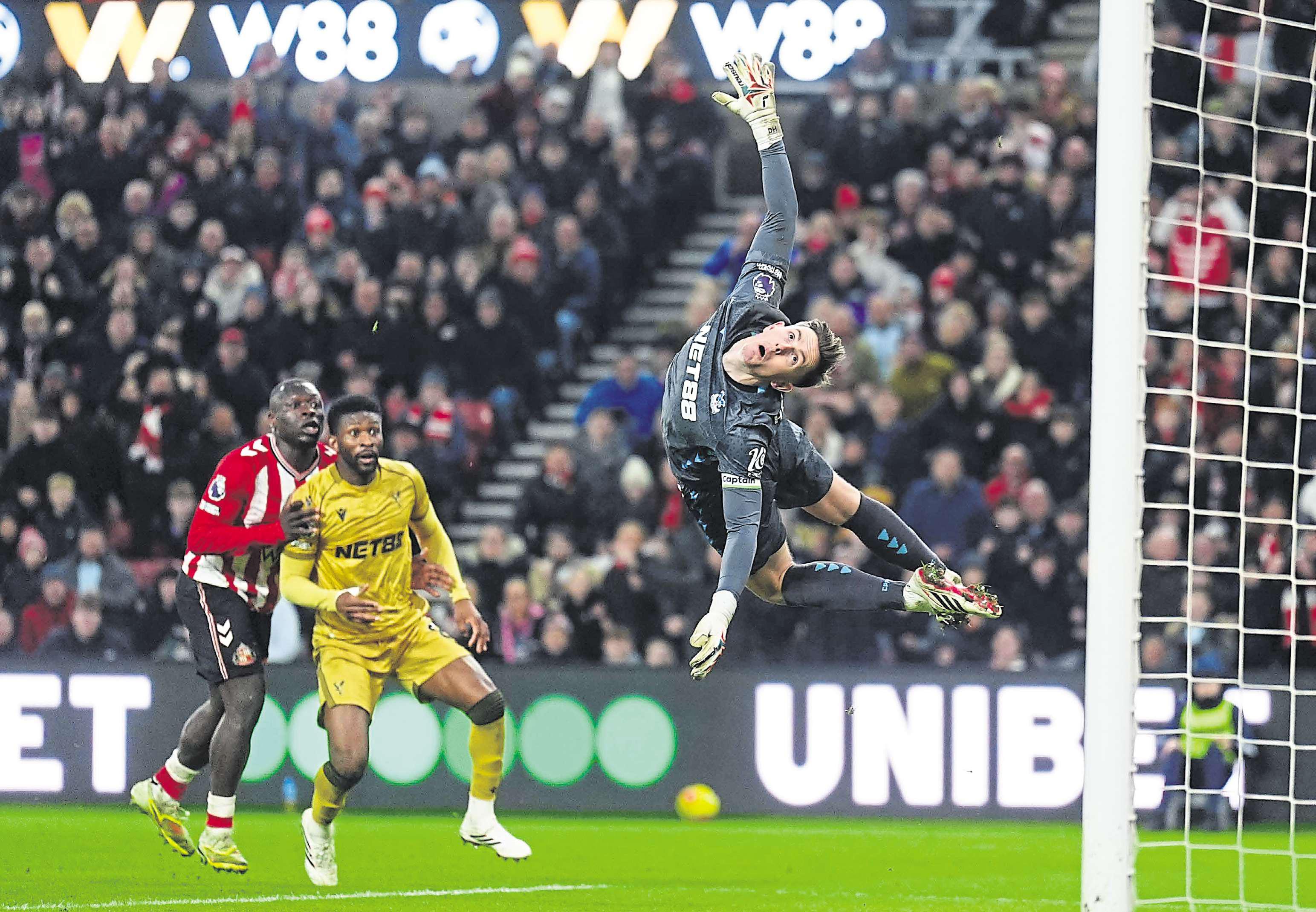 Sunderland stage comeback win to leave Palace in disarray