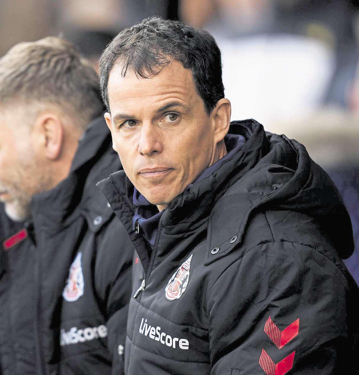 Le Bris praises Cats' character after 'good' draw at Bournemouth