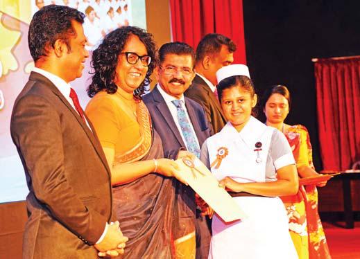 நாட்டை மாற்றுவதற்கு அரசாங்கம் அர்ப்பணிப்புடன் செயற்பட்டு வருகிறது