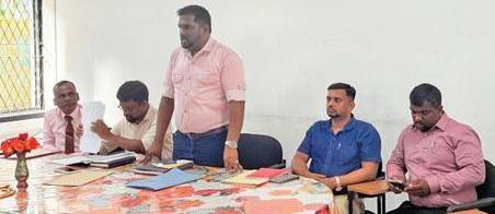வேலையில்லா பட்டதாரிகளுடன் பிரதியமைச்சர் பிரதீப் சந்திப்பு