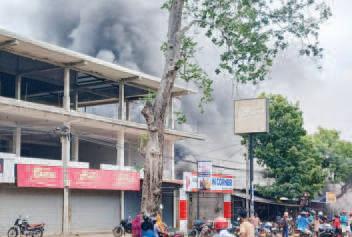 மாஞ்சோலை பொது வைத்தியசாலைக்கு முன்பாகவுள்ள கடைகளில் தீ விபத்து