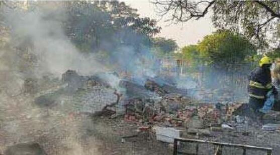 சிவகாசி அருகே பட்டாசு ஆலை விபத்தில் 6 பேர் உயிரிழப்பு: நால்வர் காயம்