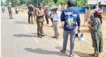 புதுக்குடியிருப்பில் வீதி நடைமுறை குறித்த விழிப்புணர்வு